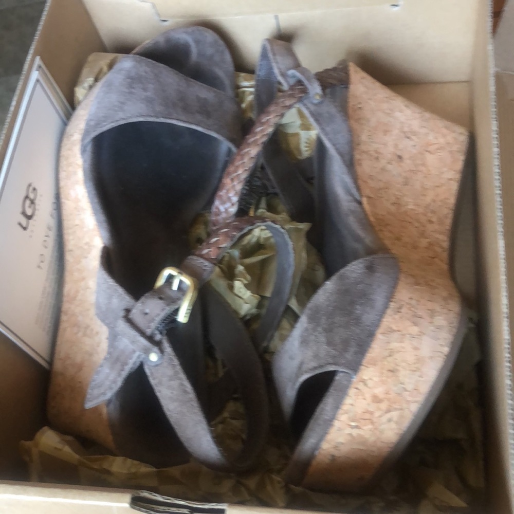 UGG Chocolate D'Alessio Suede Wedge - Picture 2 of 9